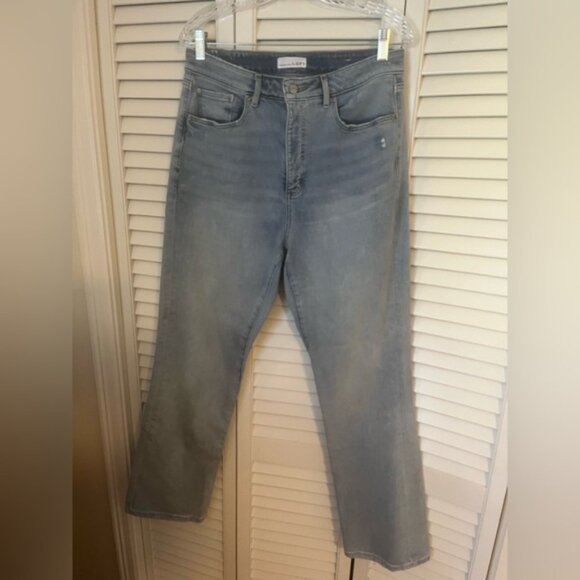 Ann Taylor Loft - curvy slim flare jean in 30/10 - Picture 1 of 5